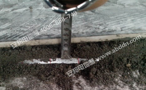測量發熱電纜上層混凝土和地板磚的厚度